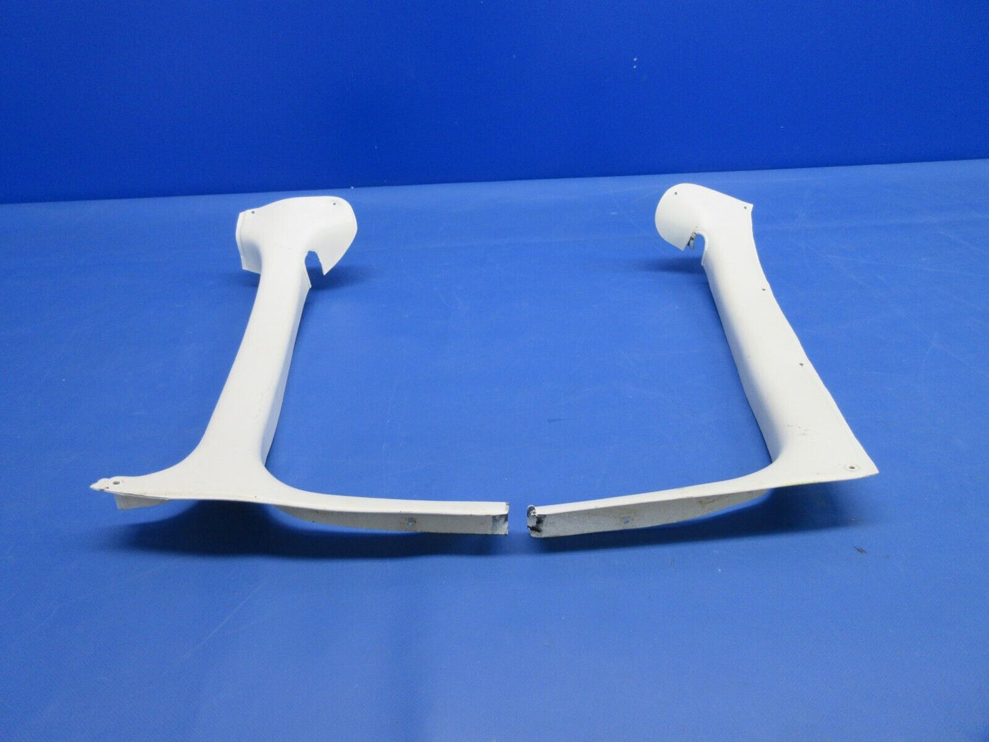 Piper PA-23-250 Aztec Window Moulding Front LH & RH 16527-05 & -02 (0624-875)