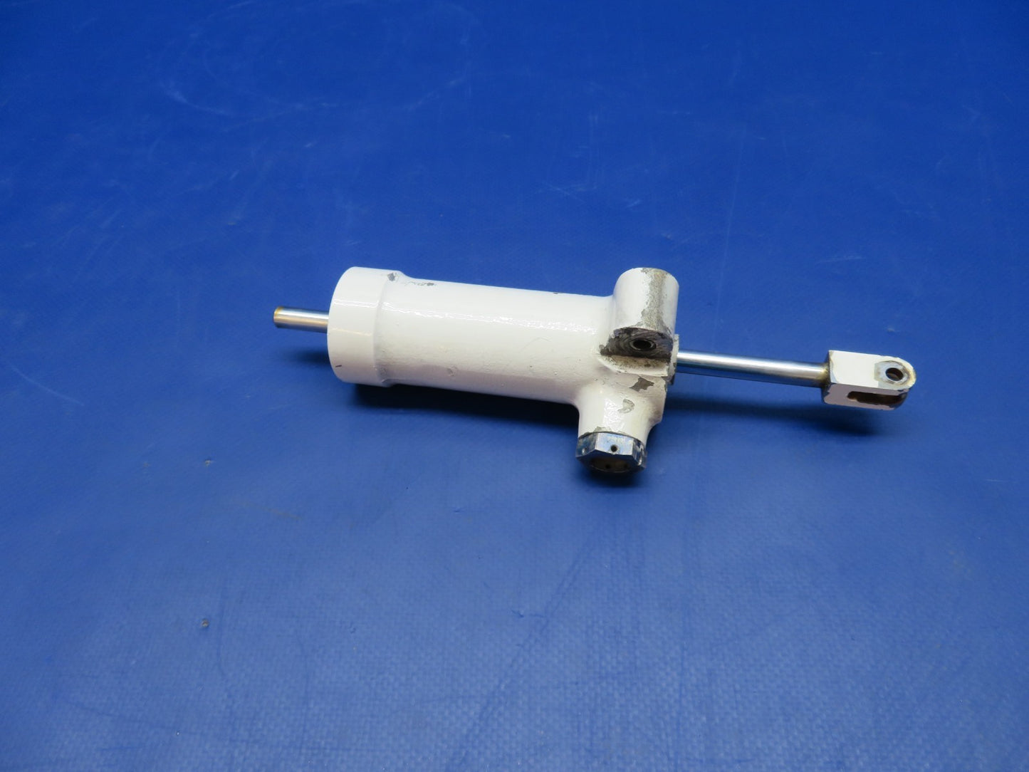 Cessna 310 / 310I Shimmy Dampener P/N 0842400-1 (0326-887)0