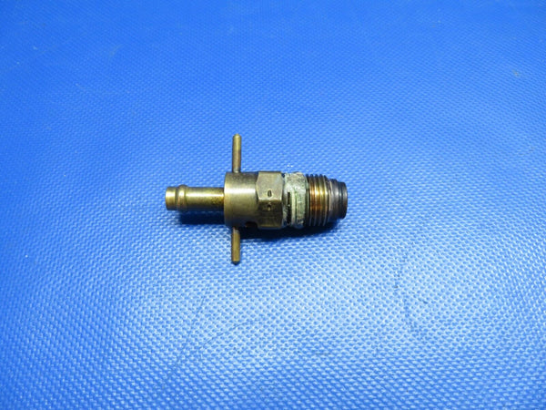 Piper PA-28-140 Cherokee Curtis Oil Drain Valve P/N CCB-37000 (0724-1897)
