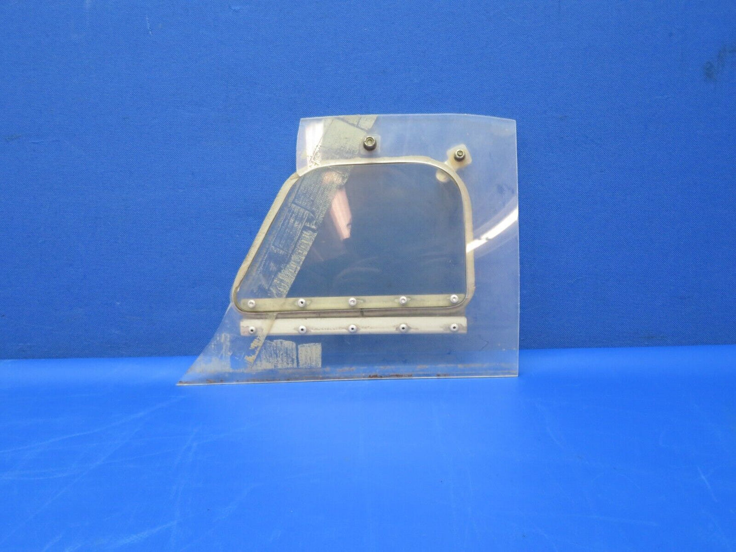 Piper PA-28 Storm Window P/N 65896-00 (0723-348)