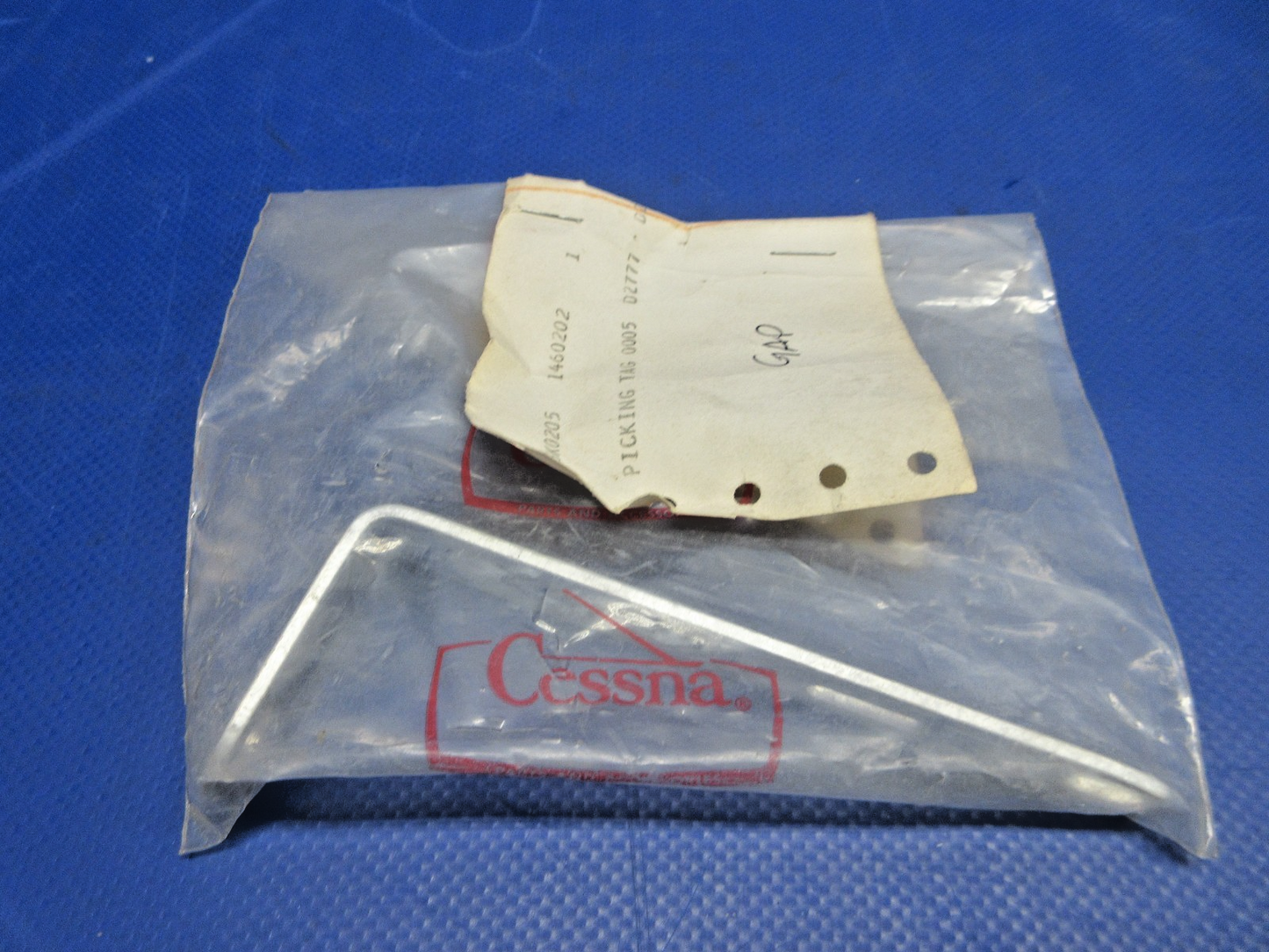 Cessna Propeller Governor Control Bracket P/N 1460202-1 NOS (0626-752)1