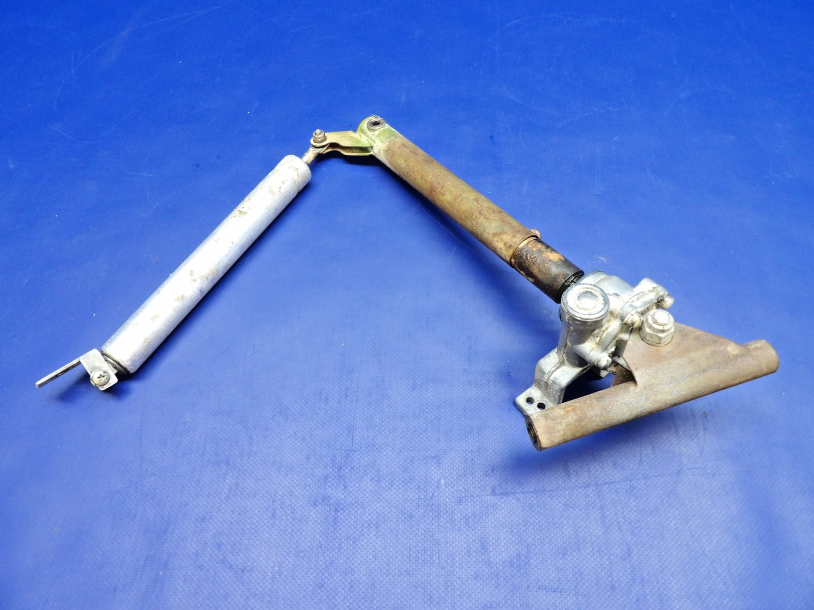 Cessna 172 / 172G Flap Actuator P/N C301002-0103 (0426-1332)8