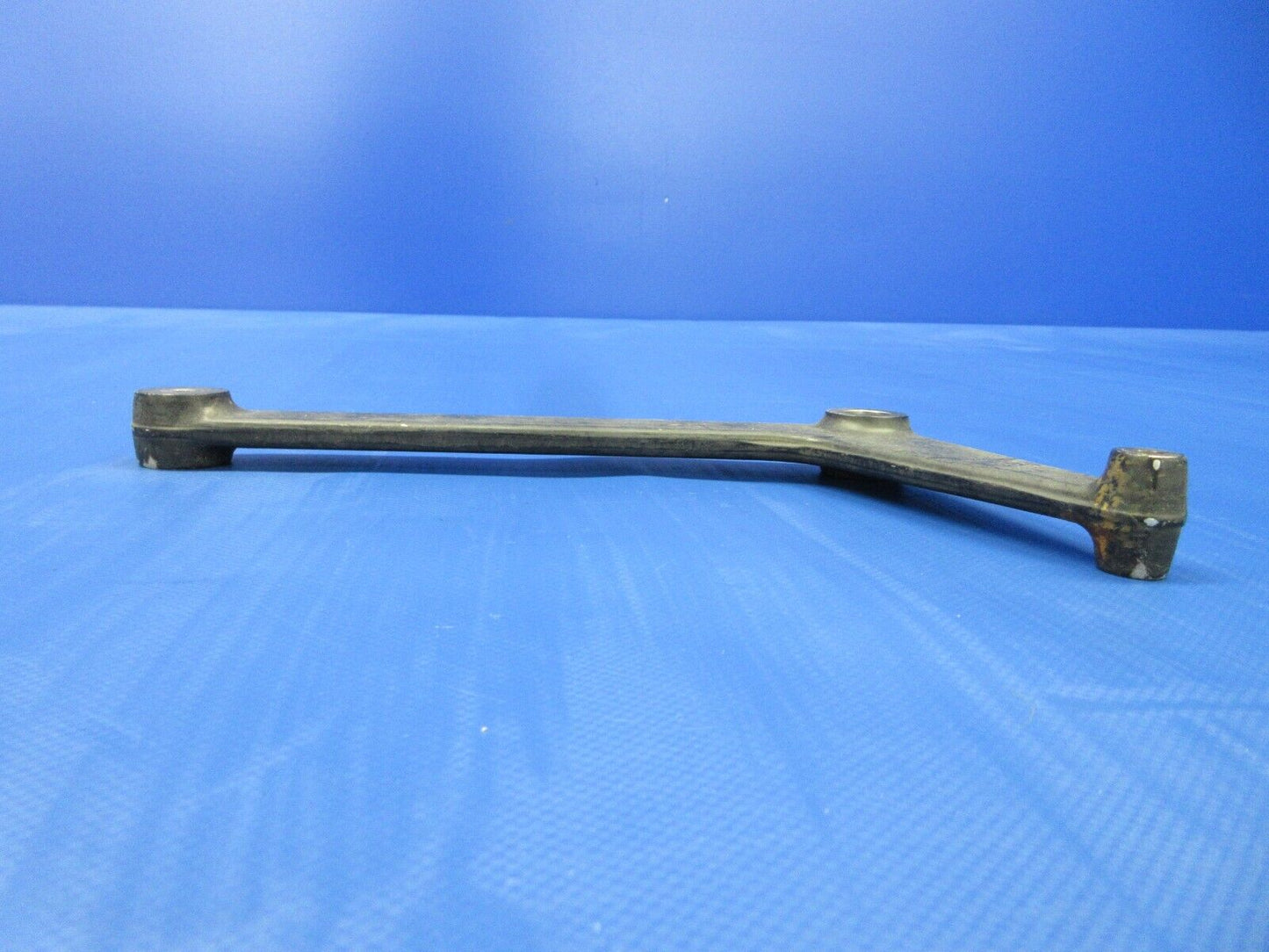 Cessna 210 / 210N Seat Pivot Bracket P/N 0514060-5 (0424-613)