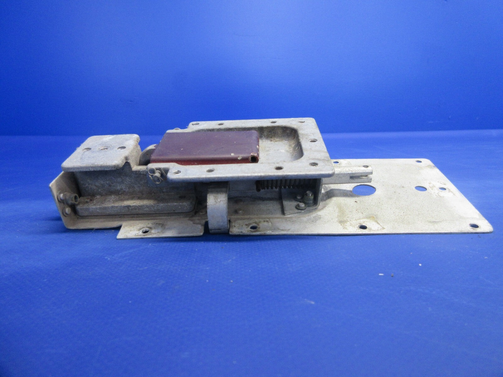 Cessna 150 / 150H RH Cabin Door Latch P/N 0413387-4 (0625-900)4