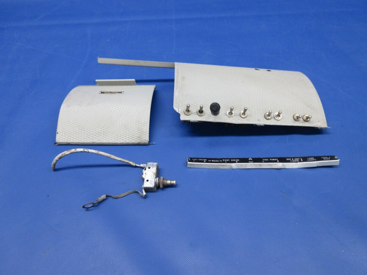 Piper PA-23-250 Aztec Instrument Panel Roll Assy P/N 191733-00 (0624-869)