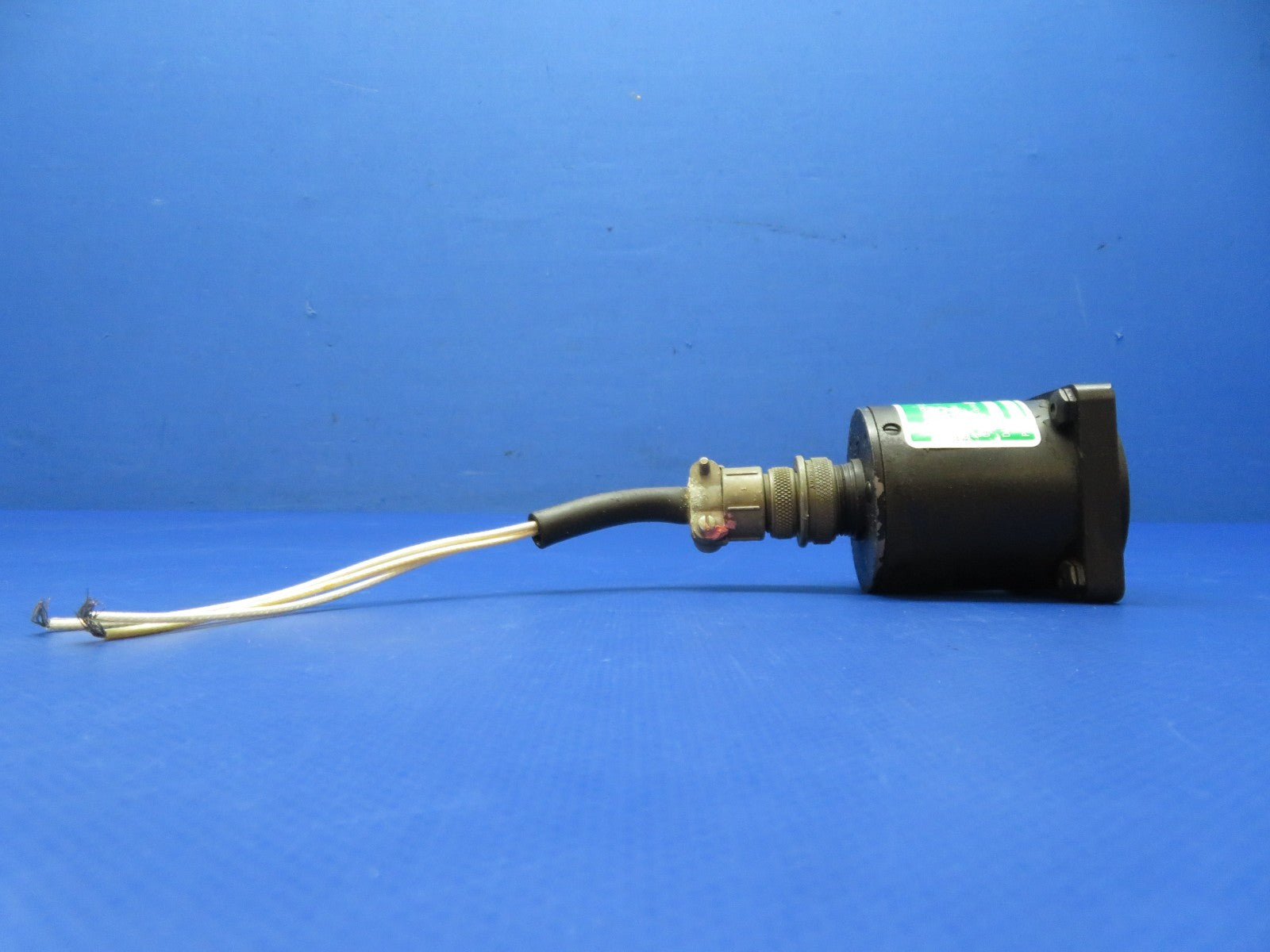 Cessna 421 Outside Air Temperature Gauge w/ Connector CM2628L1 TESTED (0326-165)5