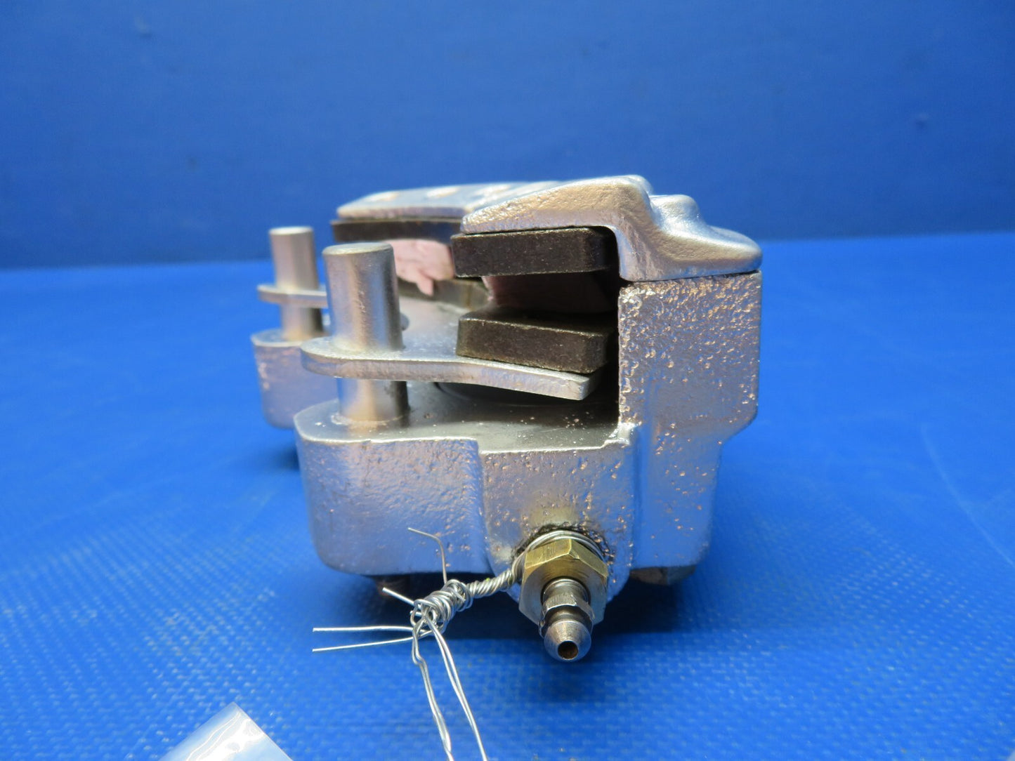 Cessna 337 / 337E Cleveland Brake Caliper Assy P/N 30-61 REBUILT (0424-1711)7