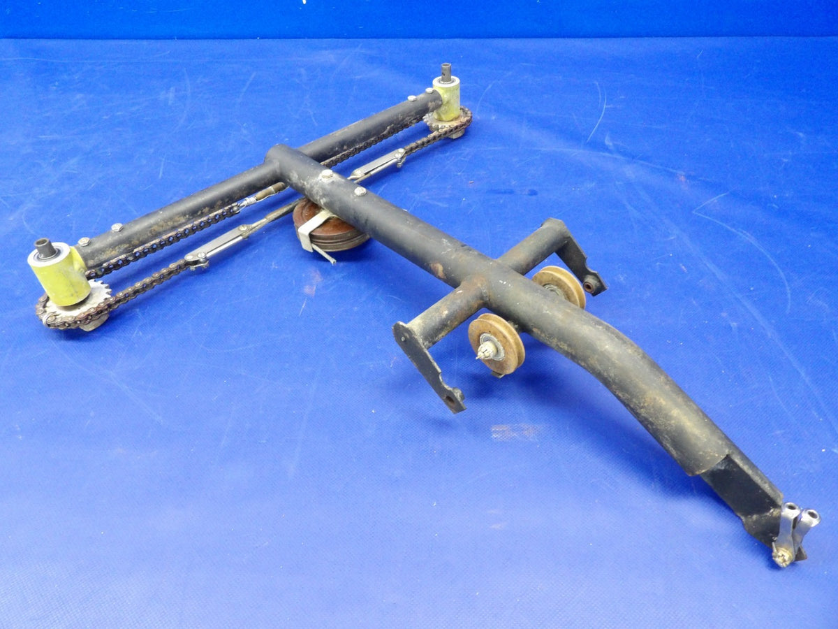 Beech 76 Duchess Control Column Weld P/N 169-524018-83 (0526-2054)9