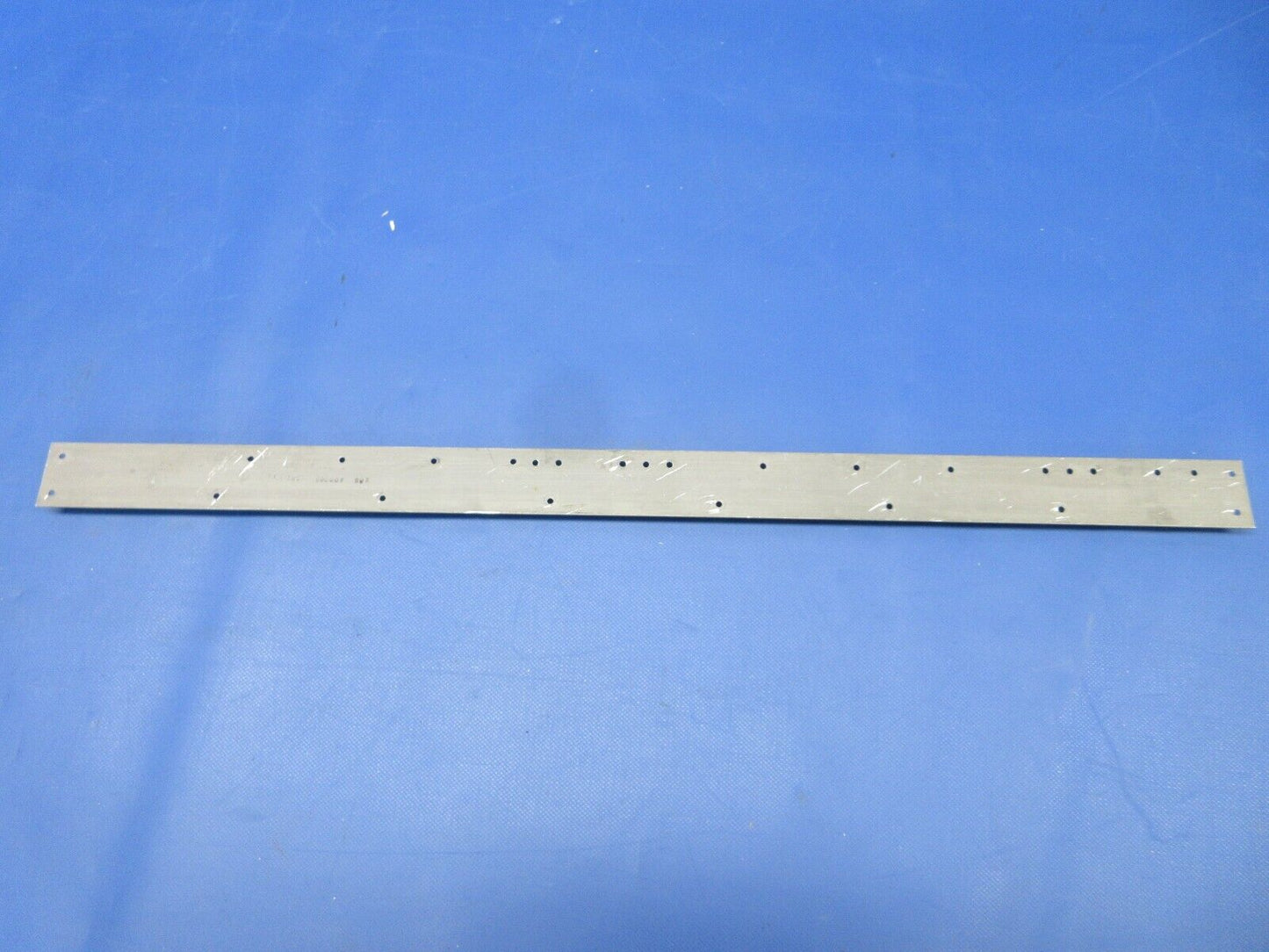 Beech C24R Sierra Seat Track OTBD RH P/N 169-400005-920 (0524-2033)