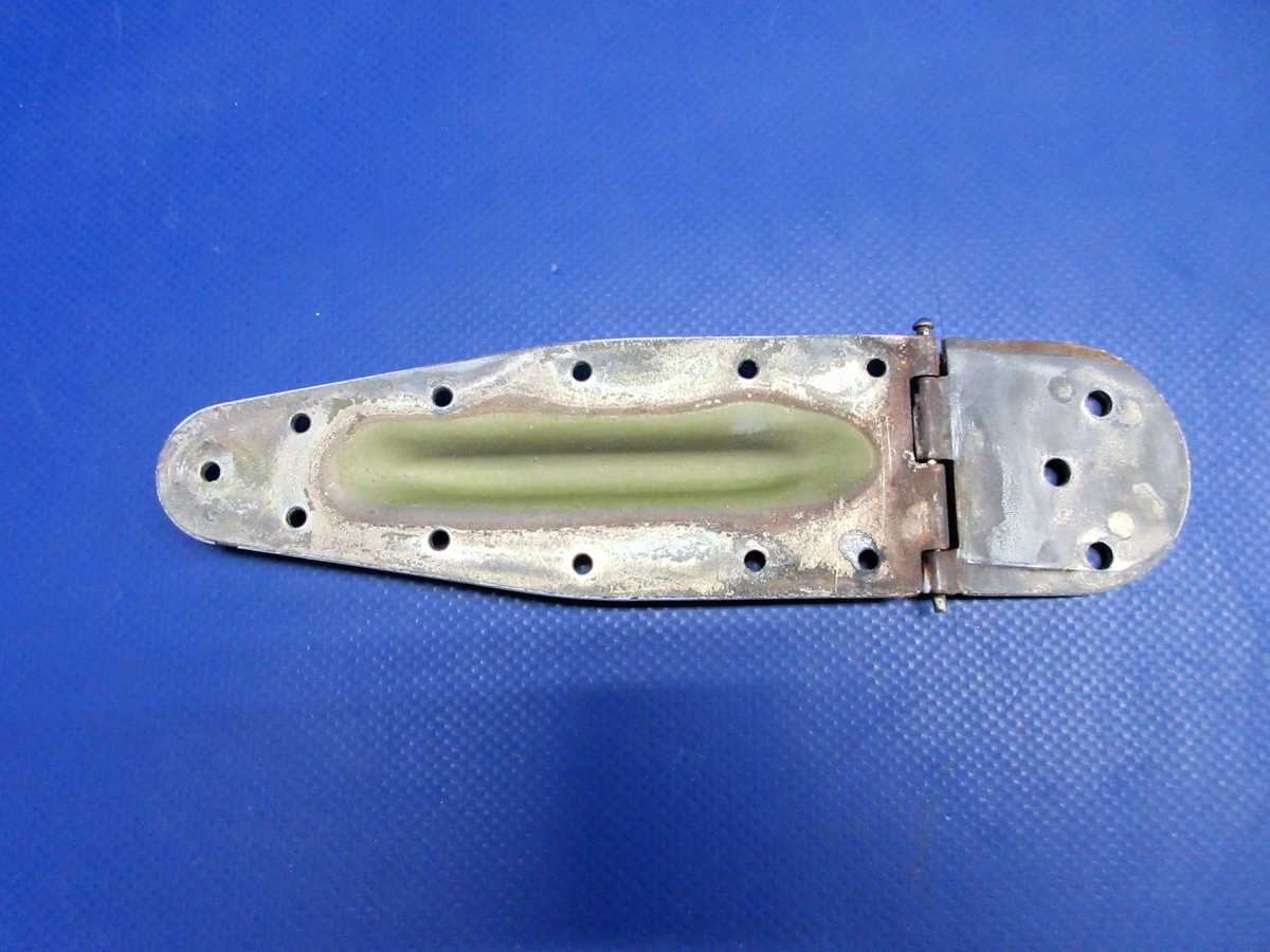 Cessna 172 / 172RG LH Cabin Door LWR Hinge P/N 2417003-1 (0926-872)4