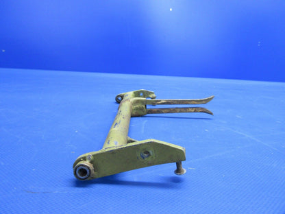 Bellanca 17-30A Viking Main Gear Door Lever Assy LH P/N 4002-1 (0524-1272)