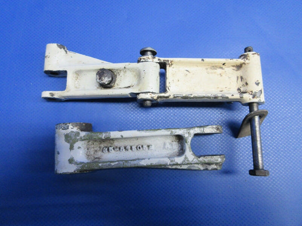 Beech 95 / D95A Travel Air Steering Idler Arm And Link P/N 35-825173 (0524-1088)