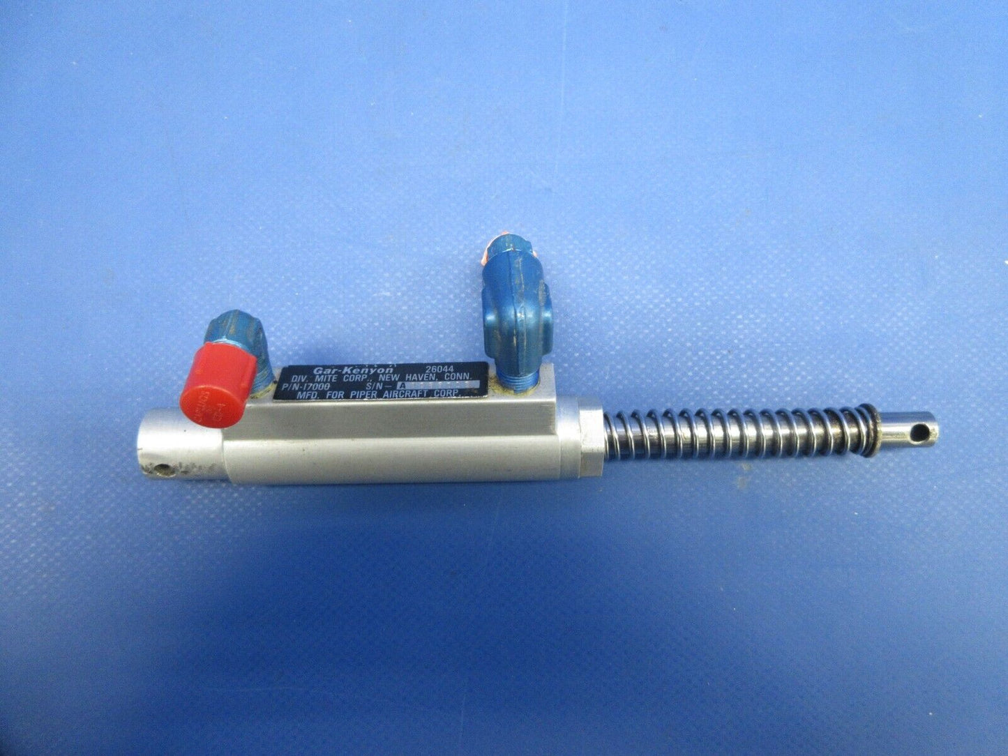 Piper PA-32RT-300T Lance II Pilot Master Cylinder Assy P/N 17000 (0924-860)