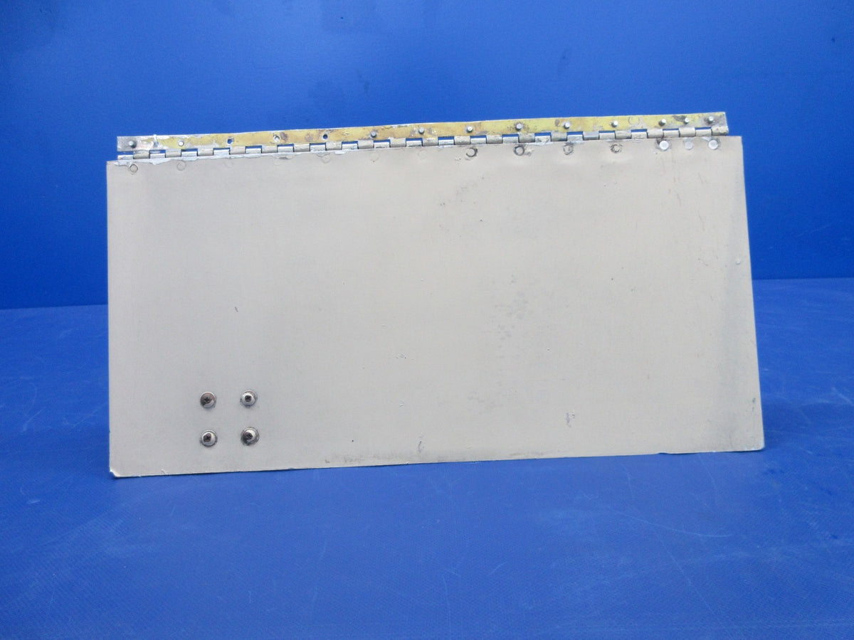 Beech 76 Duchess Cowl Flap P/N 105-910011-11 (0526-828)2