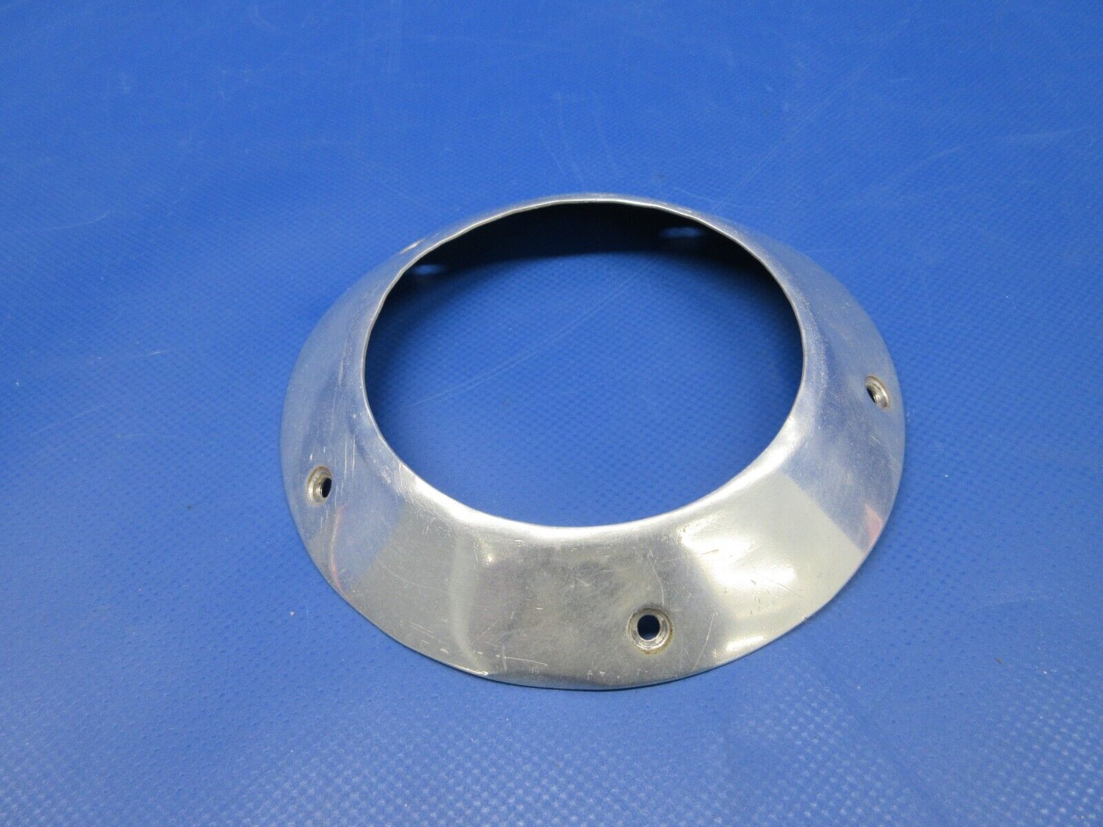 Beech 95 / D95A Travel Air Nose Cone Light Retainer 95-410040-21 (0524-1111)