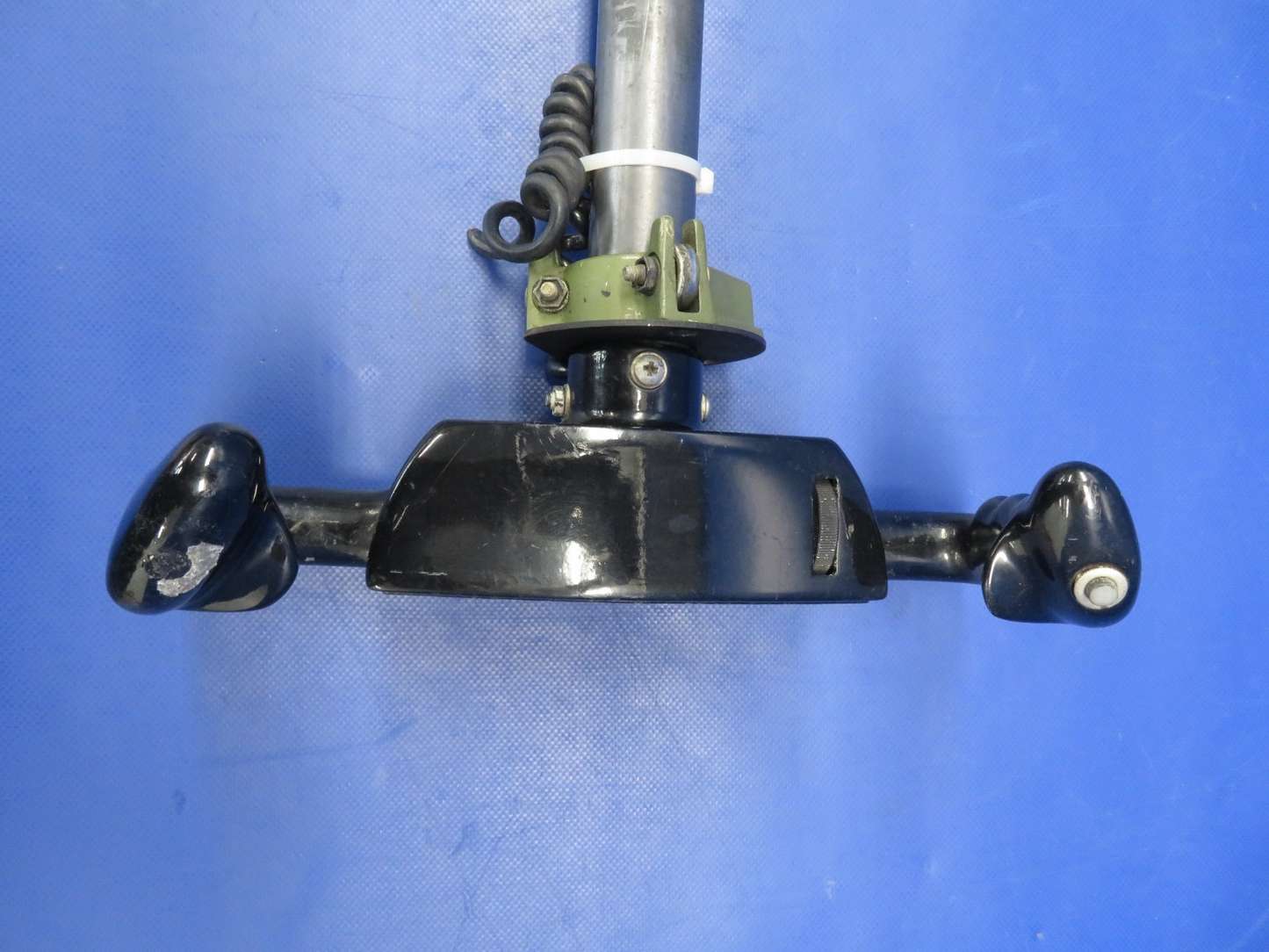 Cessna 421 RH Control Wheel P/N 0896132-20 (0726-435)7