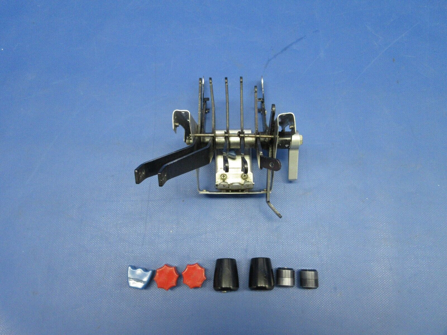 Piper PA-34-200T Seneca II Engine Control Quadrant Assy P/N 95136-03 (0524-1264)