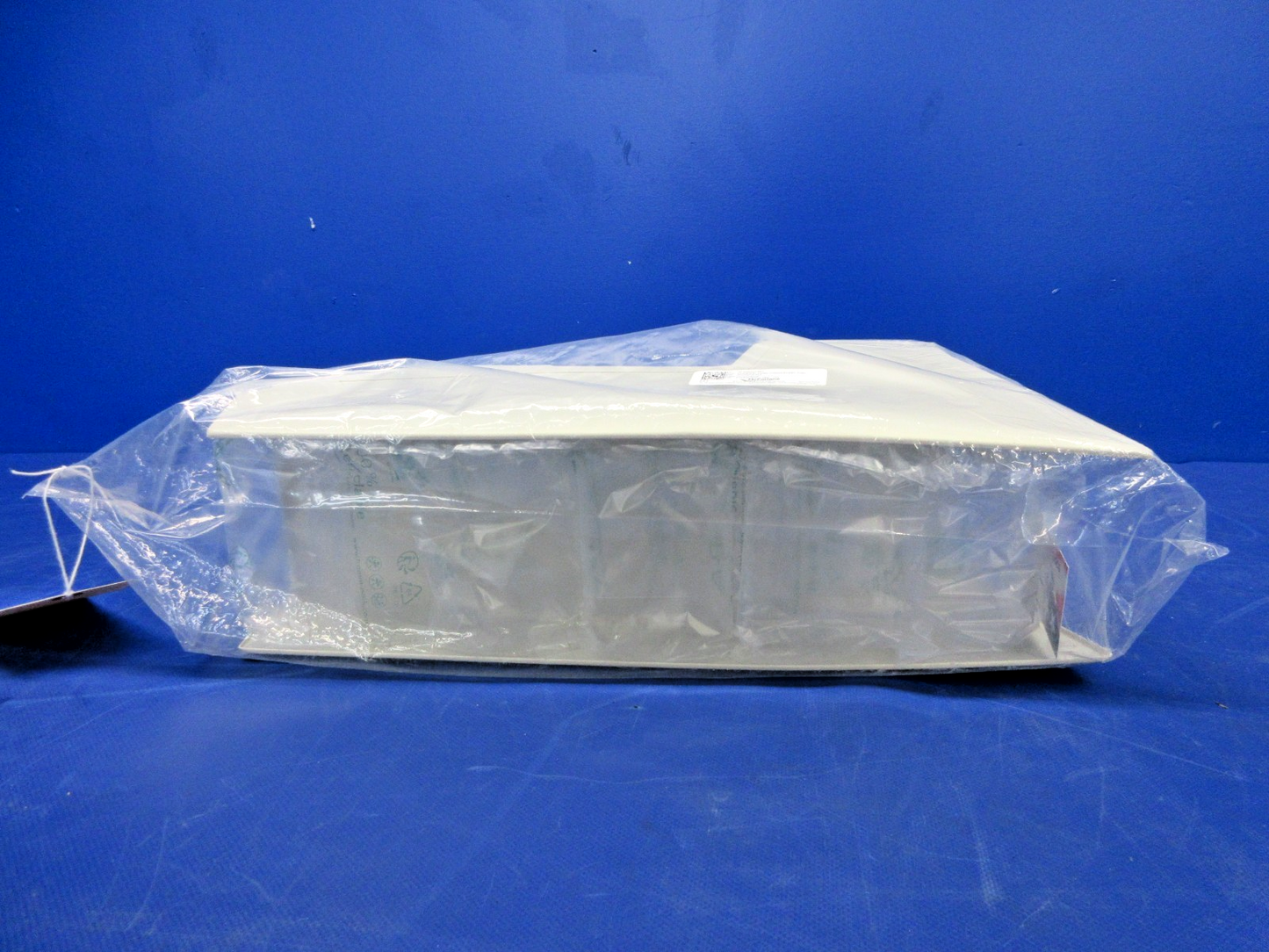 Cessna 172 E thru 172 M Console w/o Rudder Trim 28-0500233-80A NOS (0726-892)6