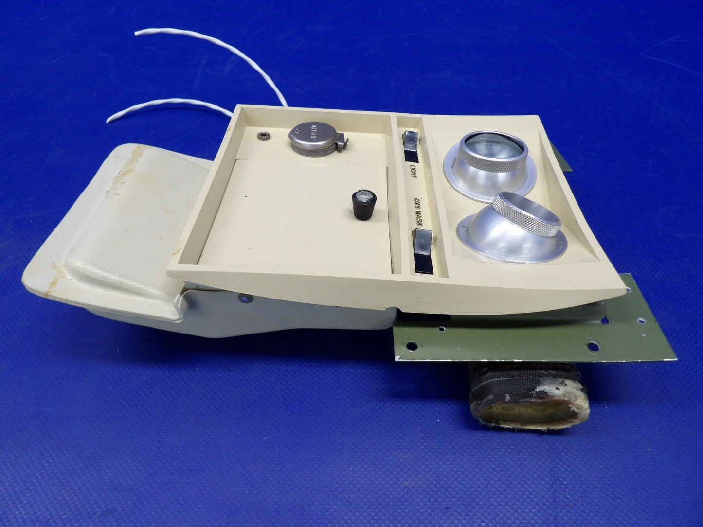 Cessna 421 Wemac Left Hand Middle Overhead Panel P/N 2390 (0726-1204)4