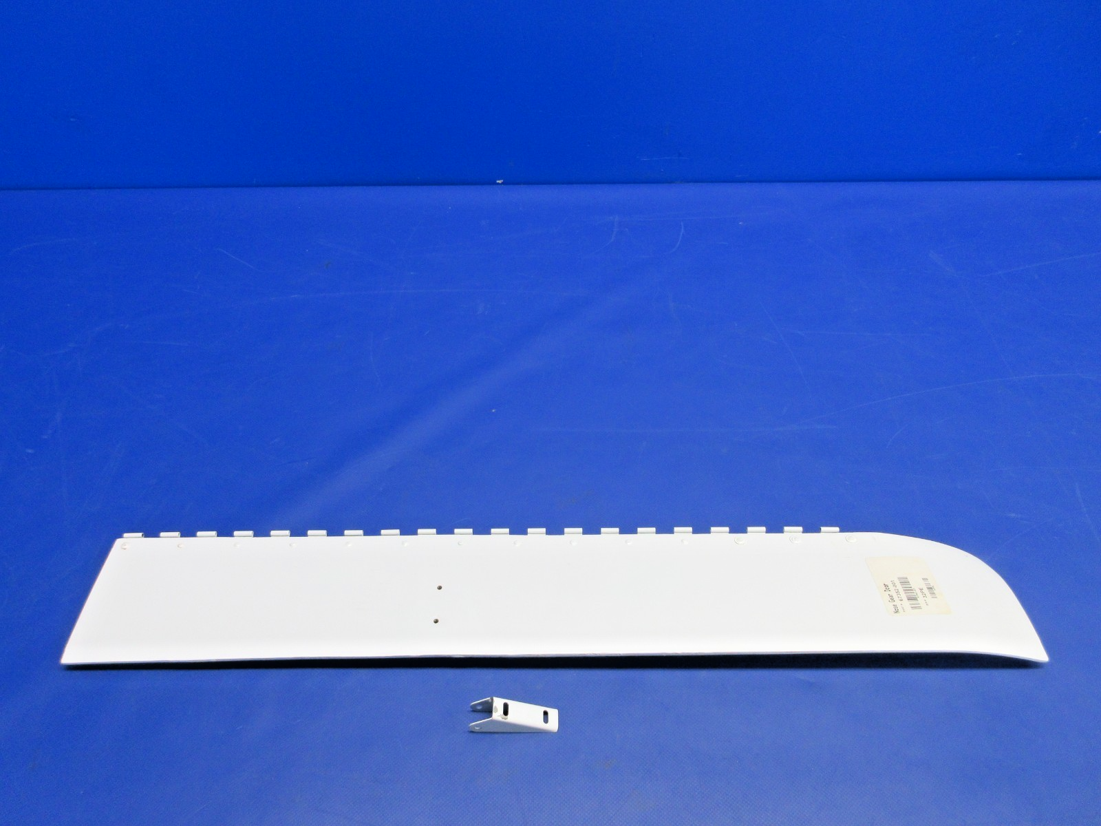 Piper PA-28R Nose Gear RH Door P/N 67352-001 NOS (0326-953)2