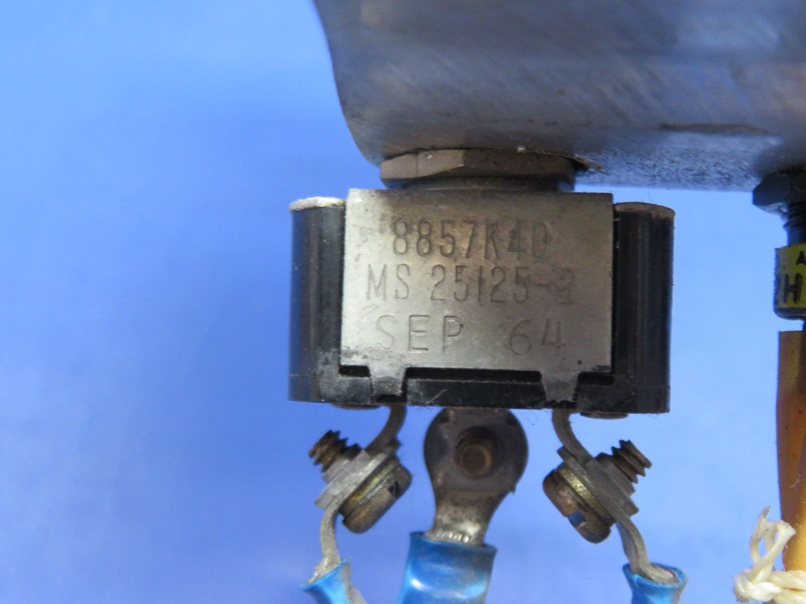 47031554