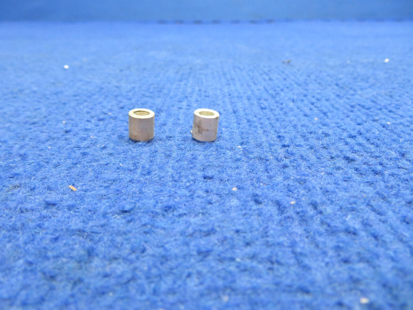 Cessna Bushing P/N 0432013-1 LOT OF 2 NOS (0622-15)2