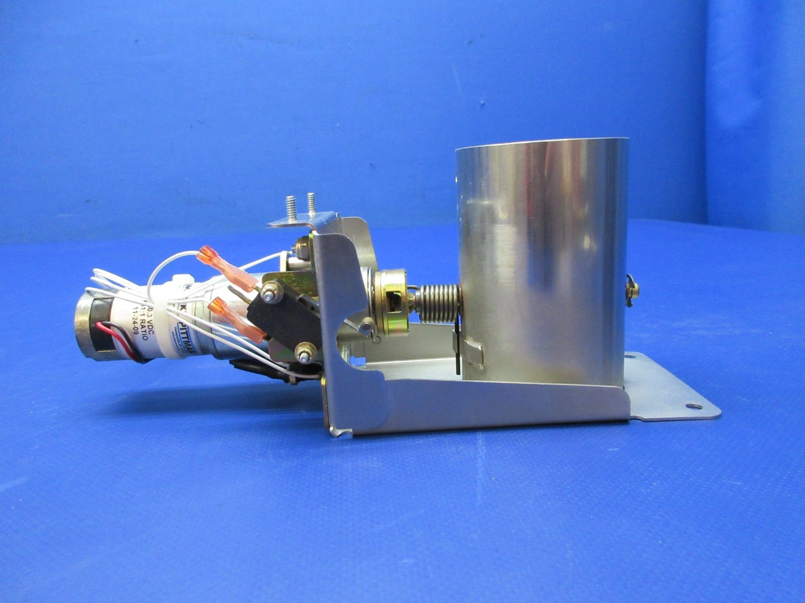 Cirrus SR20/SR22 Cabin Air Coupler Valve 30V P/N 17433-005 TESTED (0426-816)4