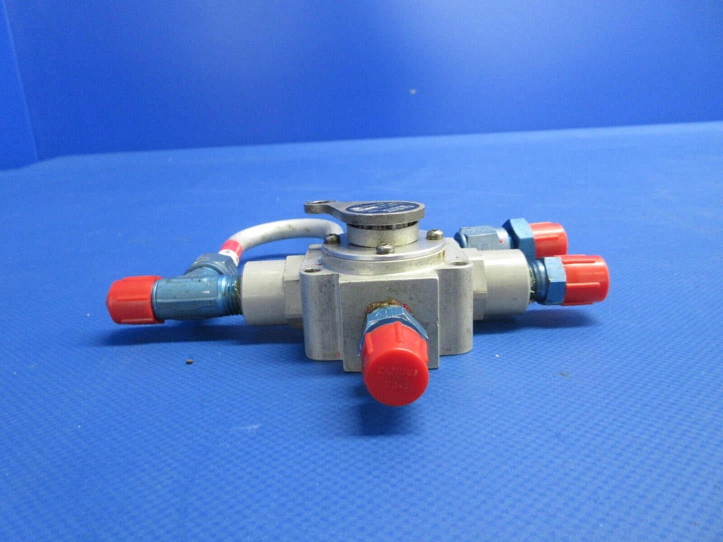 Piper PA-34-200T Seneca II Scott 3-Way Fuel Valve LH P/N 23640-5 (0524-1937)