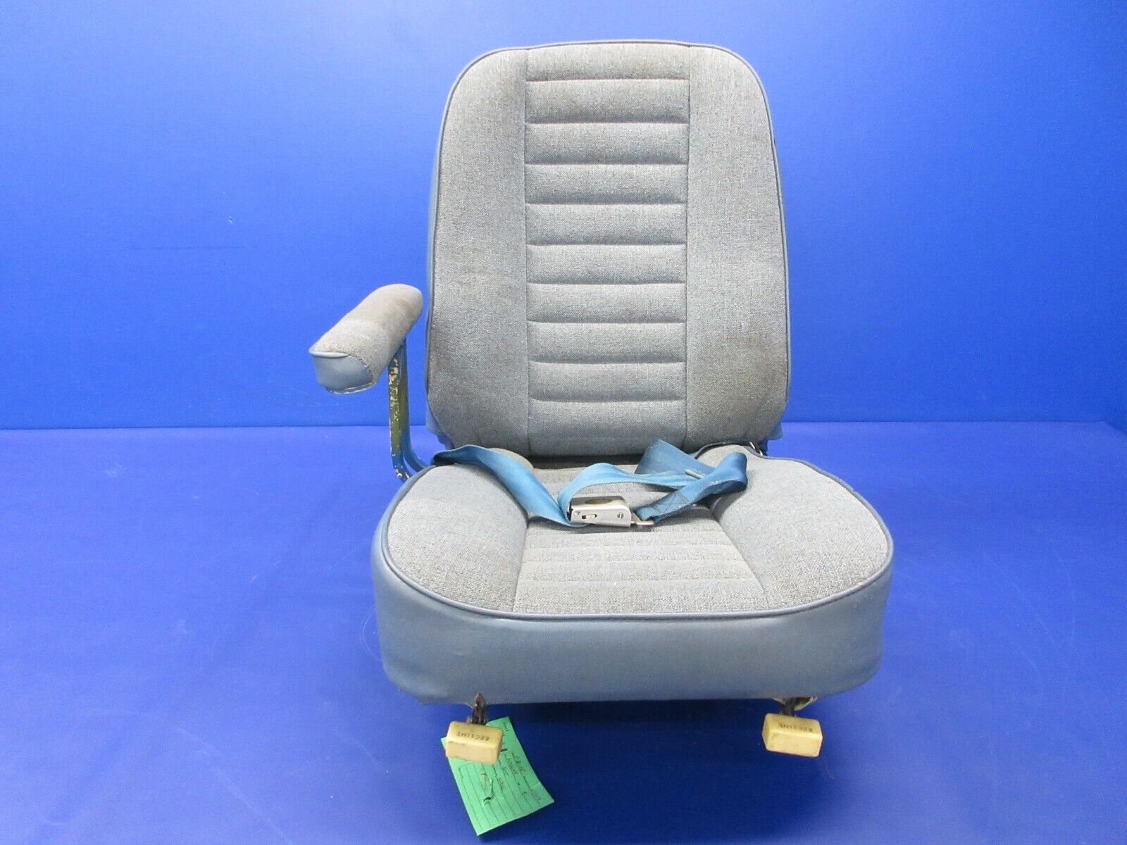 Cessna 310 / 310Q LH Center Seat P/N 0812822-13 (1124-1431)