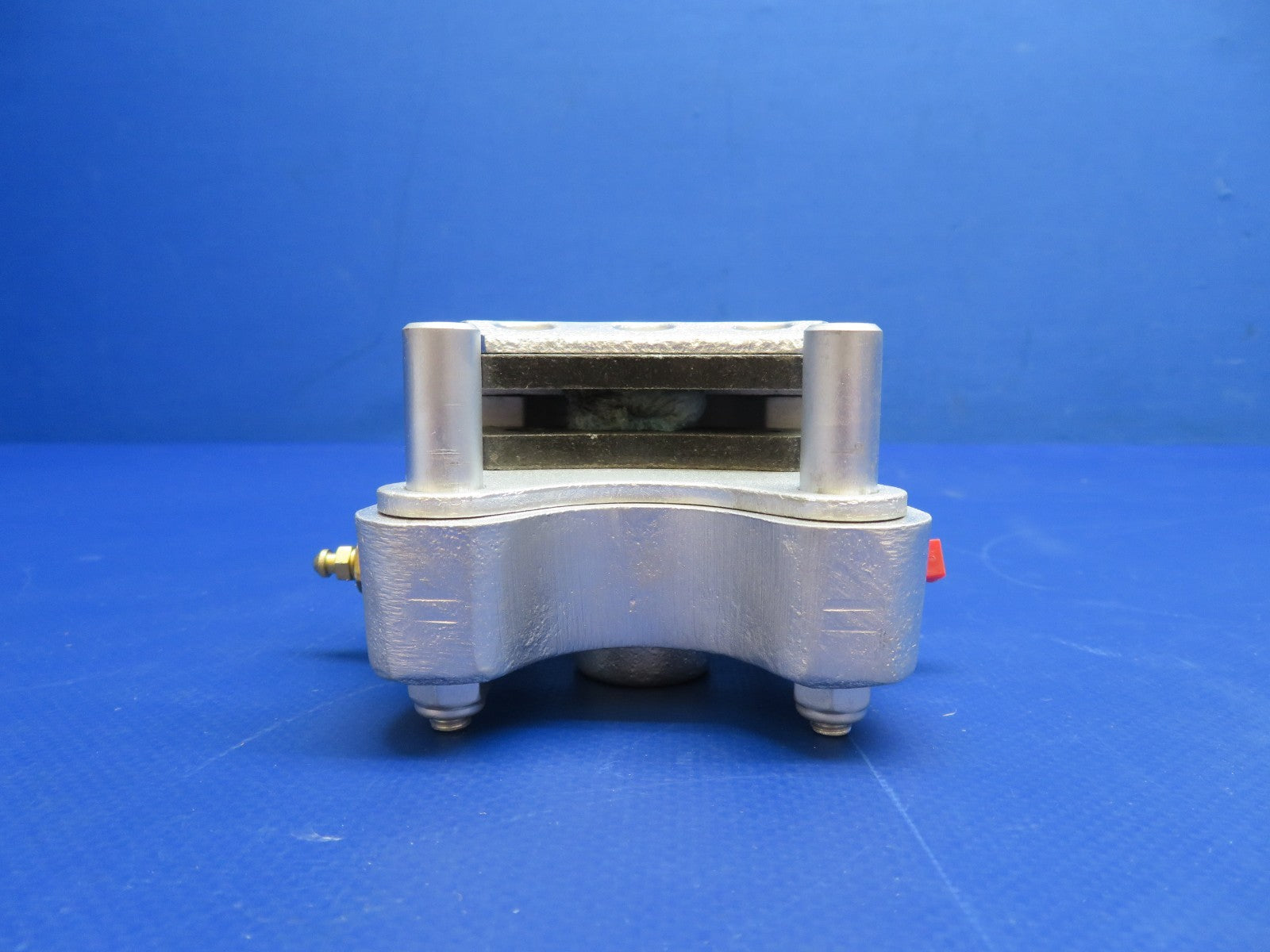 Cessna 172 / 172RG Cleveland Brake Caliper 30-75 REBUILT w/ Linings (0326-1791)3