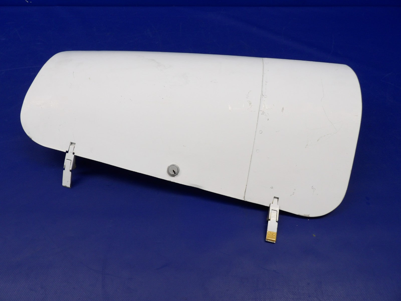 Cessna 421 LH Nose Baggage Door P/N 5013107-59 / NO KEY (0626-1485)0