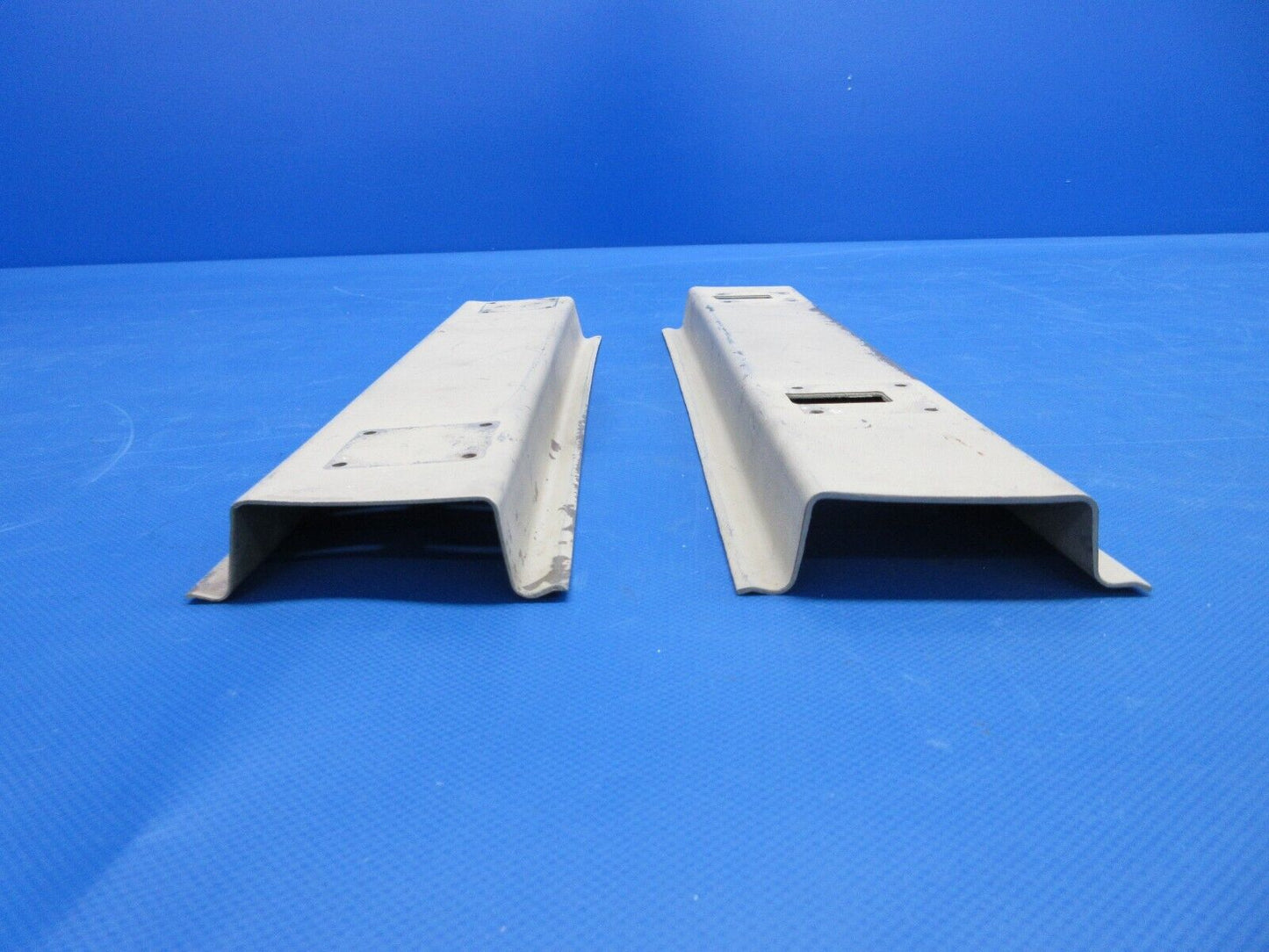 Piper PA-34-200T Seat Trim Channel LH & RH FWD & Rear P/N 6890-16 (0524-1908)