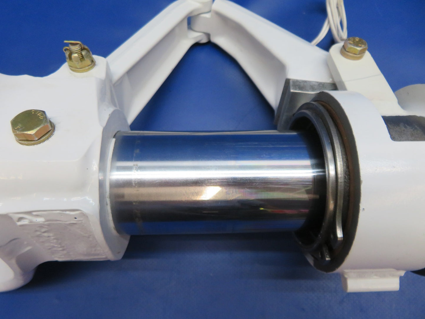 Cessna 172RG NG Shock Strut w/ Squat Switch P/N 2443006-201 REBUILT (0726-105)16