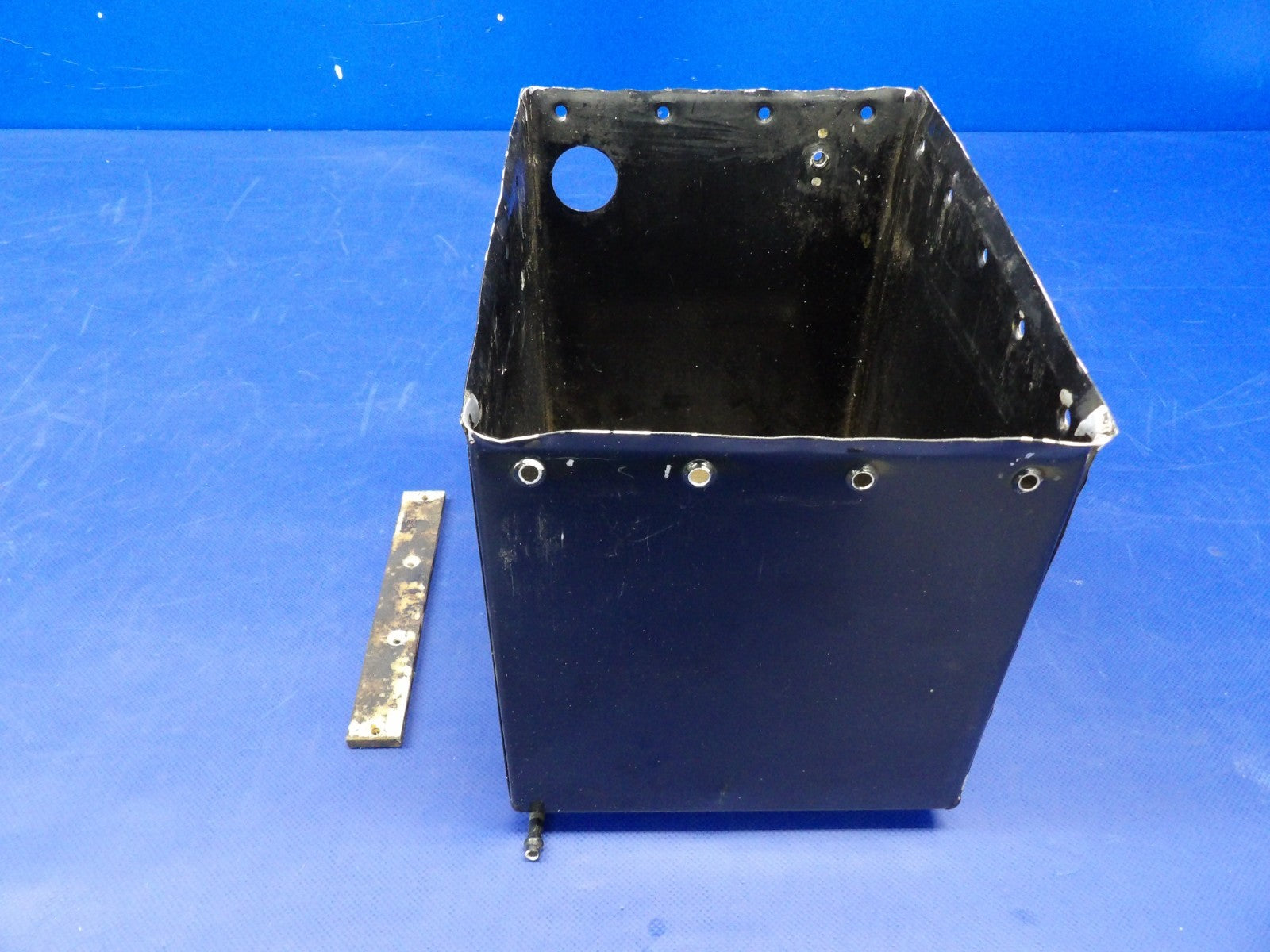Cessna 421 LH Battery Box for 24V Battery P/N 5011144-1 (0726-1223)0