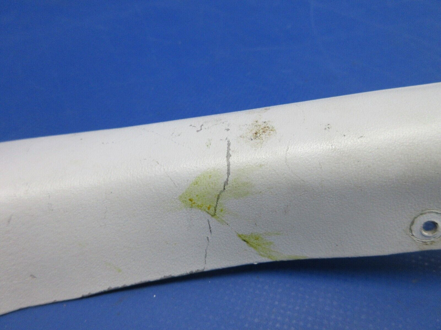 Piper PA-23-250 Aztec Window Moulding Front LH & RH 16527-05 & -02 (0624-875)