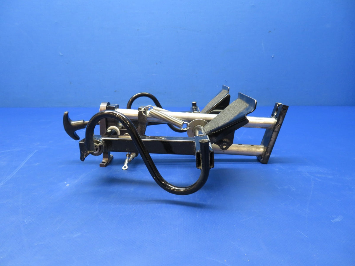 Diamond DA-40 LH Rudder Pedals P/N 22-2723-00-00 (0826-1224)4