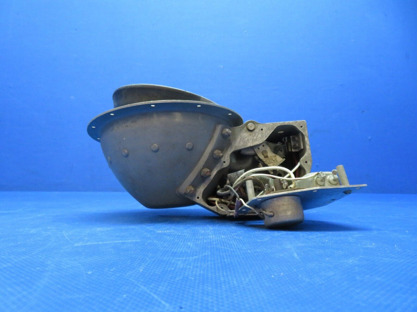 Grimes Landing / Taxi Light P/N G-8090 FOR PARTS (0424-271)