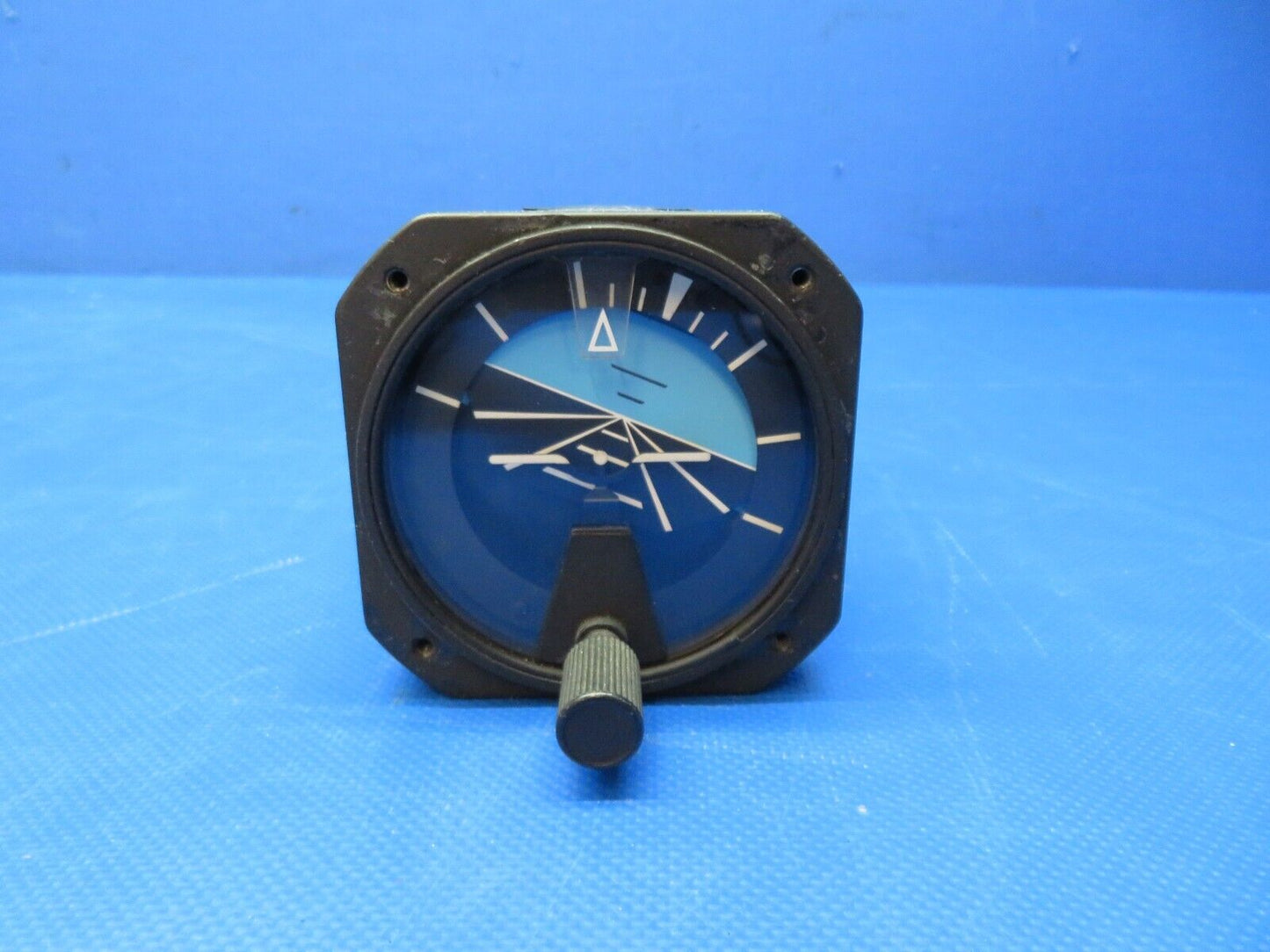 Beech C23 Sundowner Aeritalia Horizon Gyro P/N 36101C CORE (0724-192)