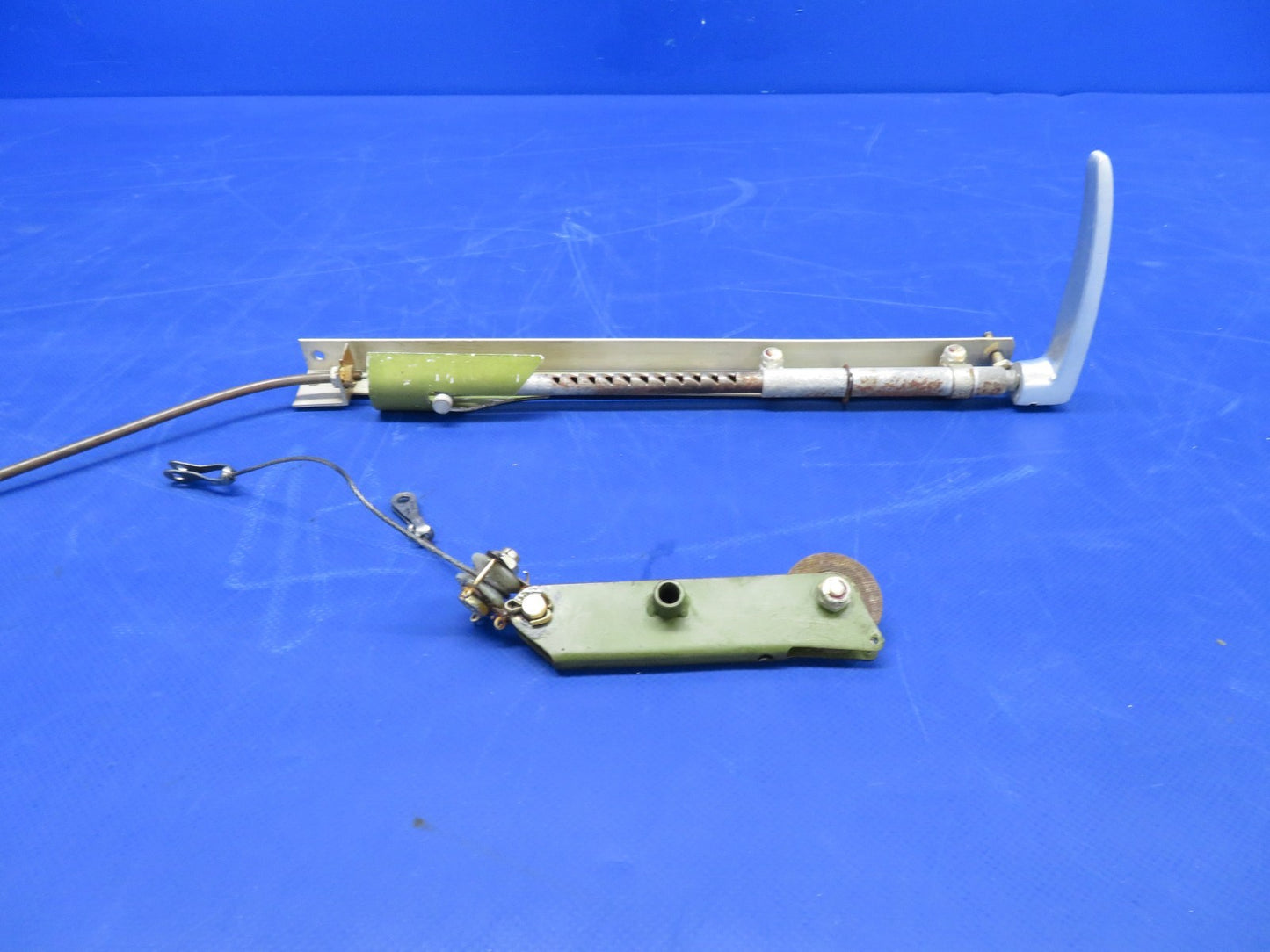 Cessna 172M Parking Brake Handle & Bellcrank P/N 0813150-55 (0826-411)4