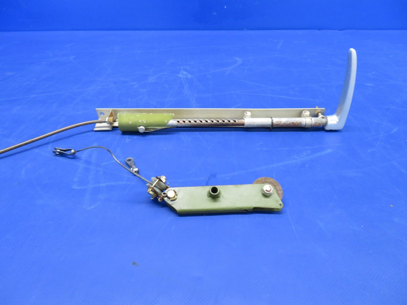 Cessna 172M Parking Brake Handle & Bellcrank P/N 0813150-55 (0826-411)4