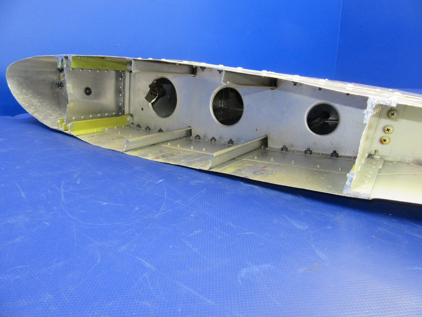Beech 95 / D95A Travel Air LH Wing Tip P/N 95-170000-601 (0326-05)8