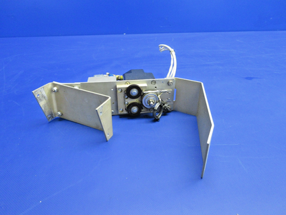 Beech Edo-Aire Mitchell IC469-5-303 Trim Servo w/ Amplifier 28V (0326-837)5