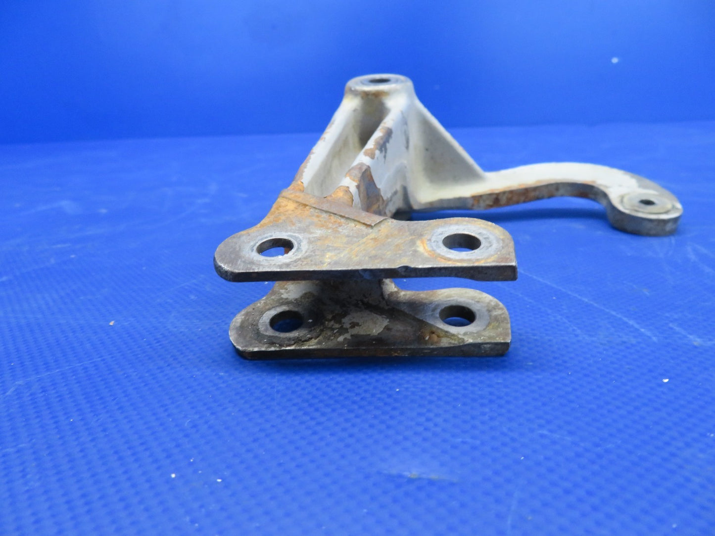 Cessna 421 RH Main Gear Idler Bellcrank P/N 0841106-6 (0726-431)5