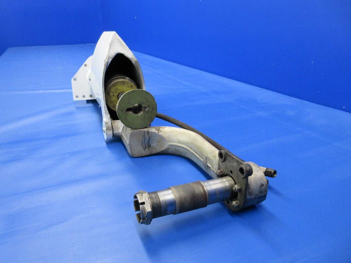 Beech 19A Musketeer Main Landing Gear Assy LH P/N 169-810000-659 (0424-652)