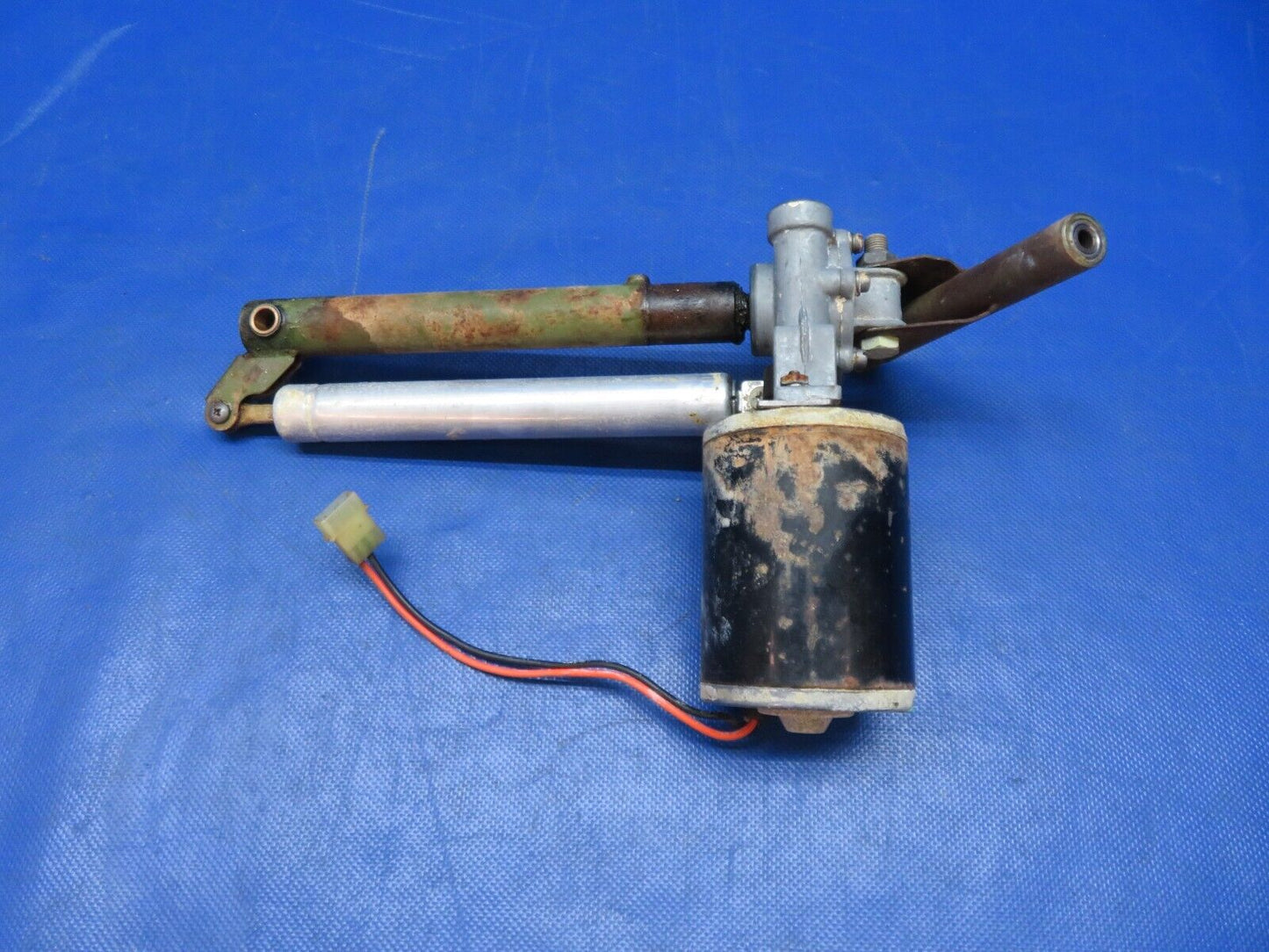 Cessna Redmond Motor Electric Flap Transmission & Motor 2313Q TESTED (1024-129)