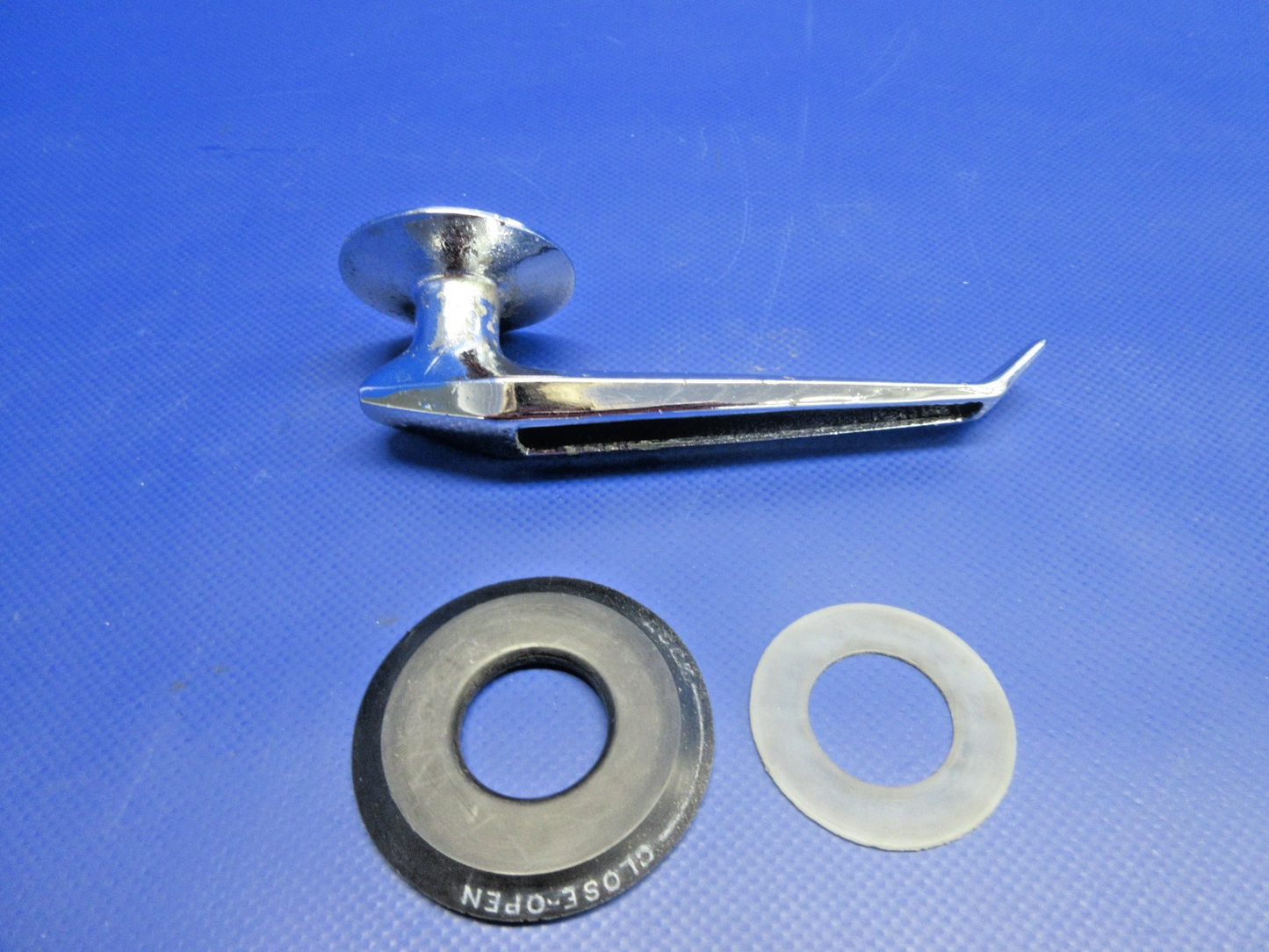 Cessna 182 / 182P Placard Inside Cabin Door Handle RH P/N 1211250-7 (0825-985)0