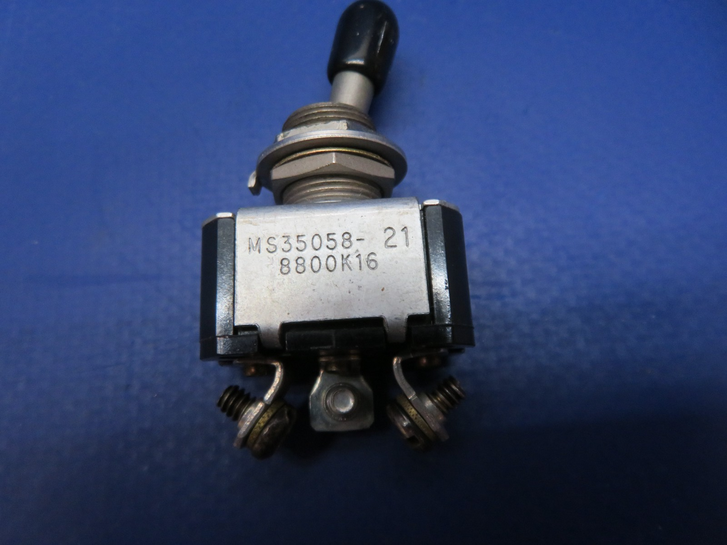 Cessna 421 Toggle Switch Cutler-Hammer AN3021-1, MS35058-21 LOT OF 3 (0326-232)10