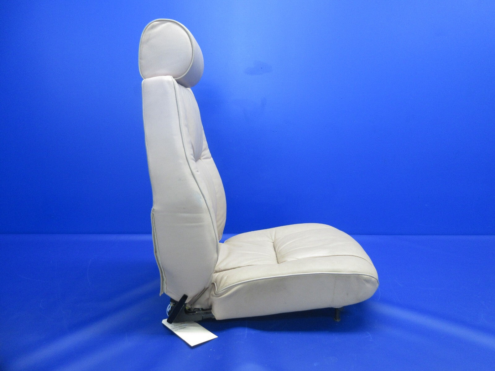 1996 Piper PA-28-181 Archer III Rear RH Seat P/N 89027-02 (1224-826)4