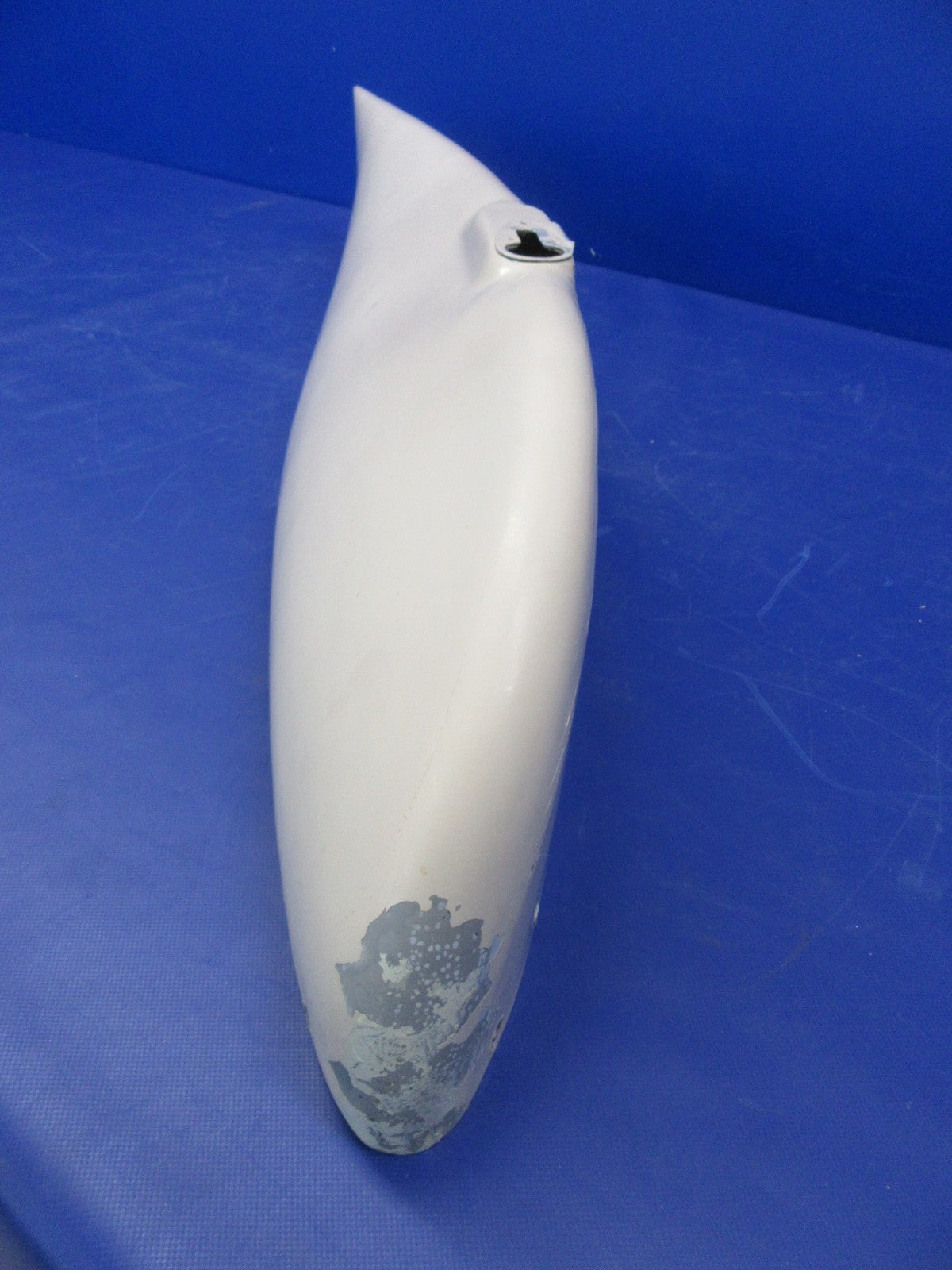 Beech 76 Duchess RH Wing Tip P/N 105-100010-14 (0326-46)1