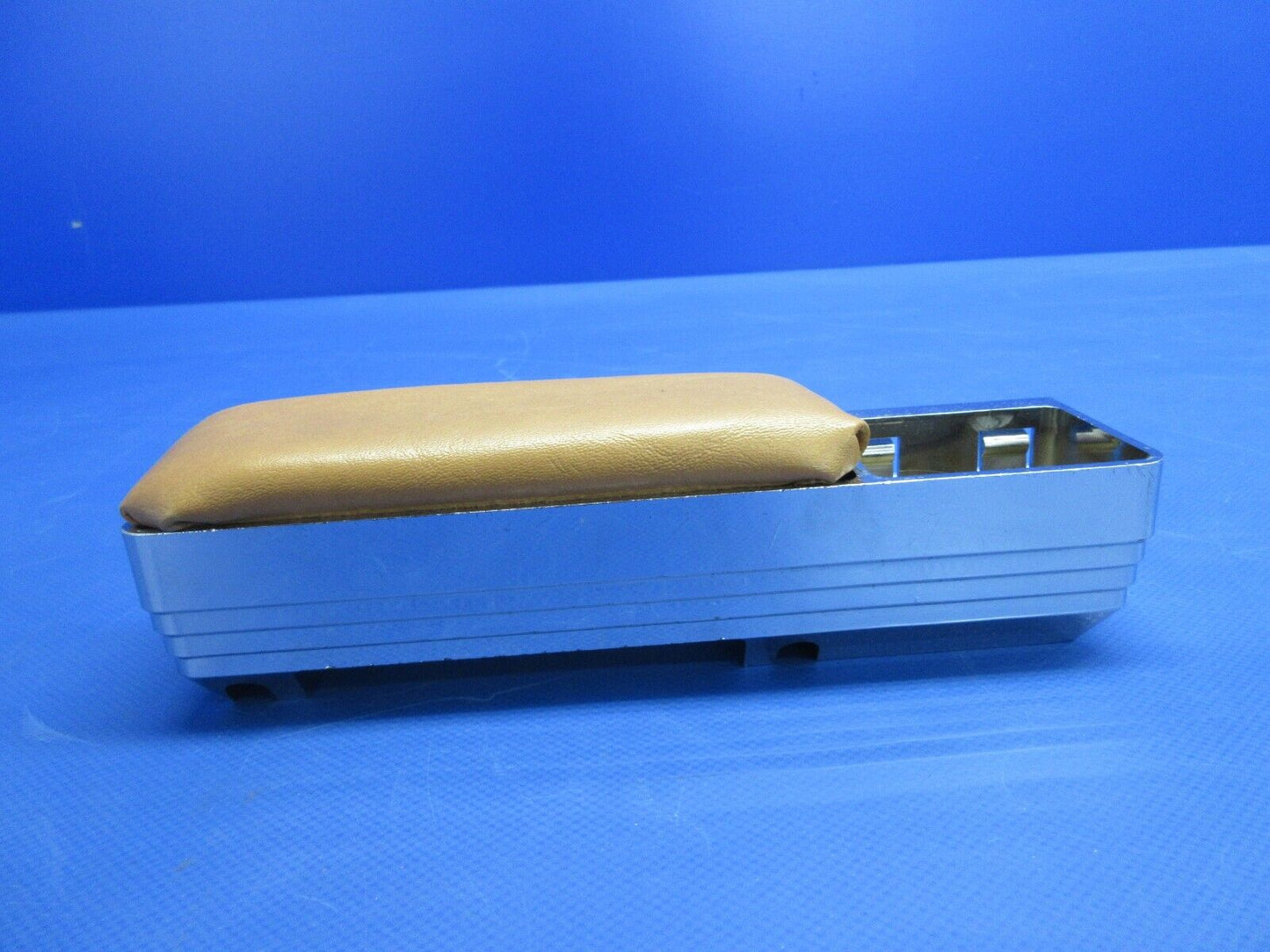 Piper PA-28-181 Archer Armrest Holder Assy LH P/N 66710-16 (0624-930)